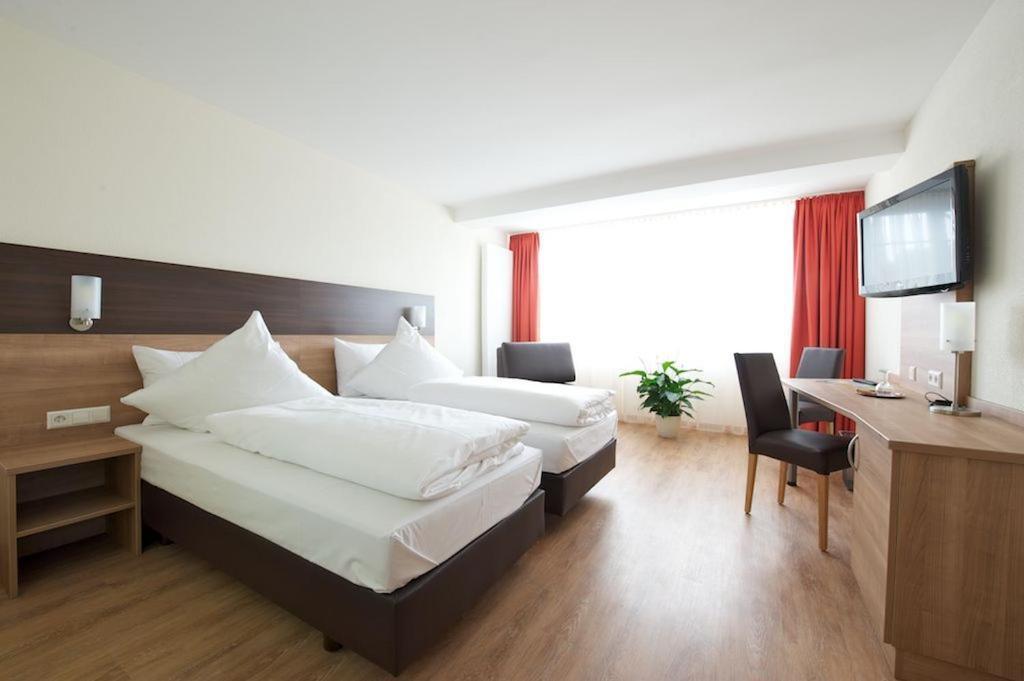 Hotel Zur Riss Биберах-ан-дер-Рис Номер фото
